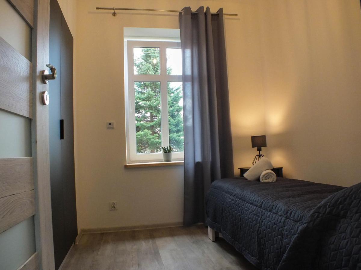 Apartament Plac Piastowski 1 เยเลเนียกูรา ภายนอก รูปภาพ